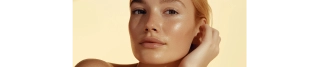 hukkanen._httpss.mj.runSif04KVOFMU_Woman_skincare_product_comme_d8a62a15-5eca-458d-97ef-3dc354b7b5b3_1_1.webp
